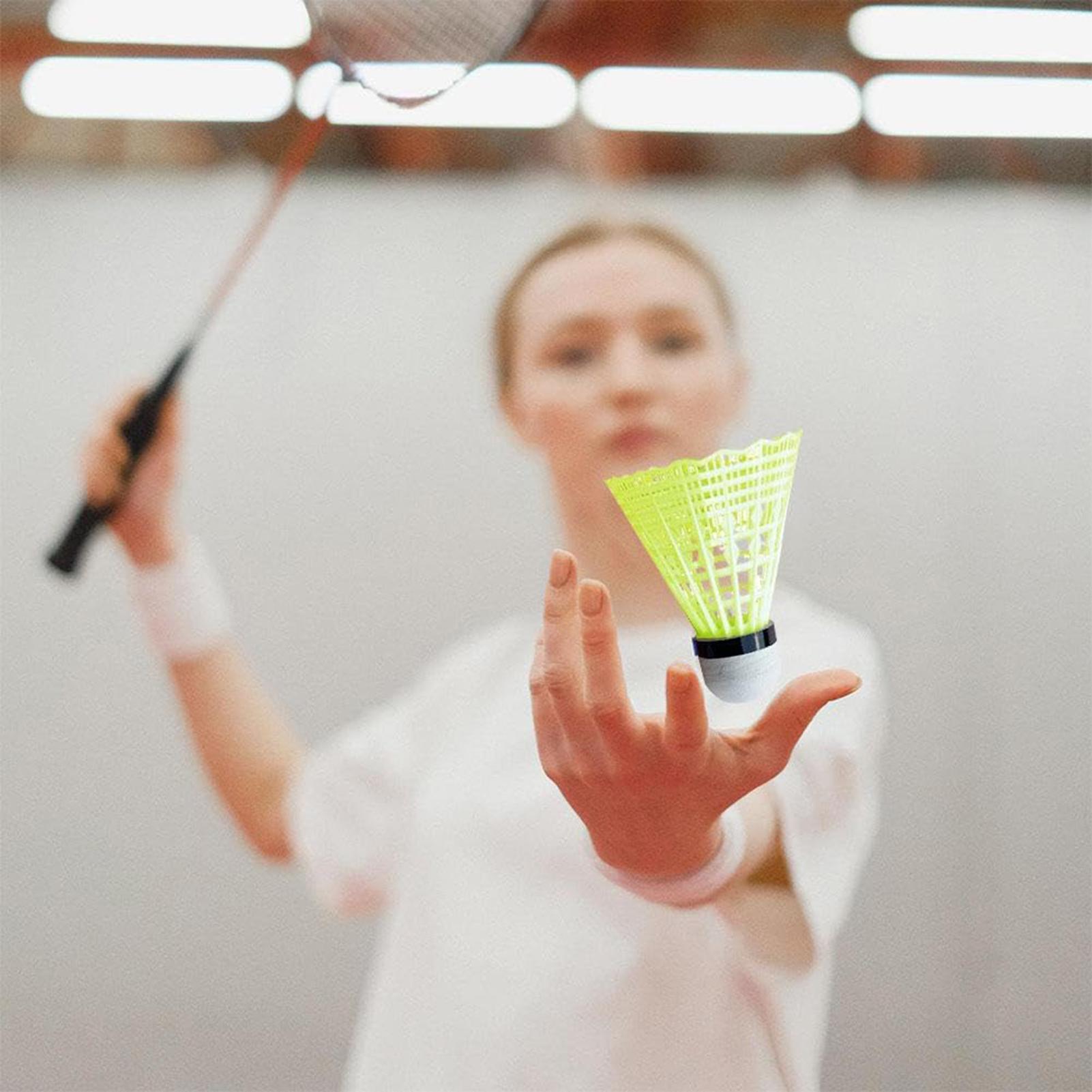 Badminton Raketle 12 Parça Rak - Nylon Shuttlecock 12 incelemesi ve fiyatı